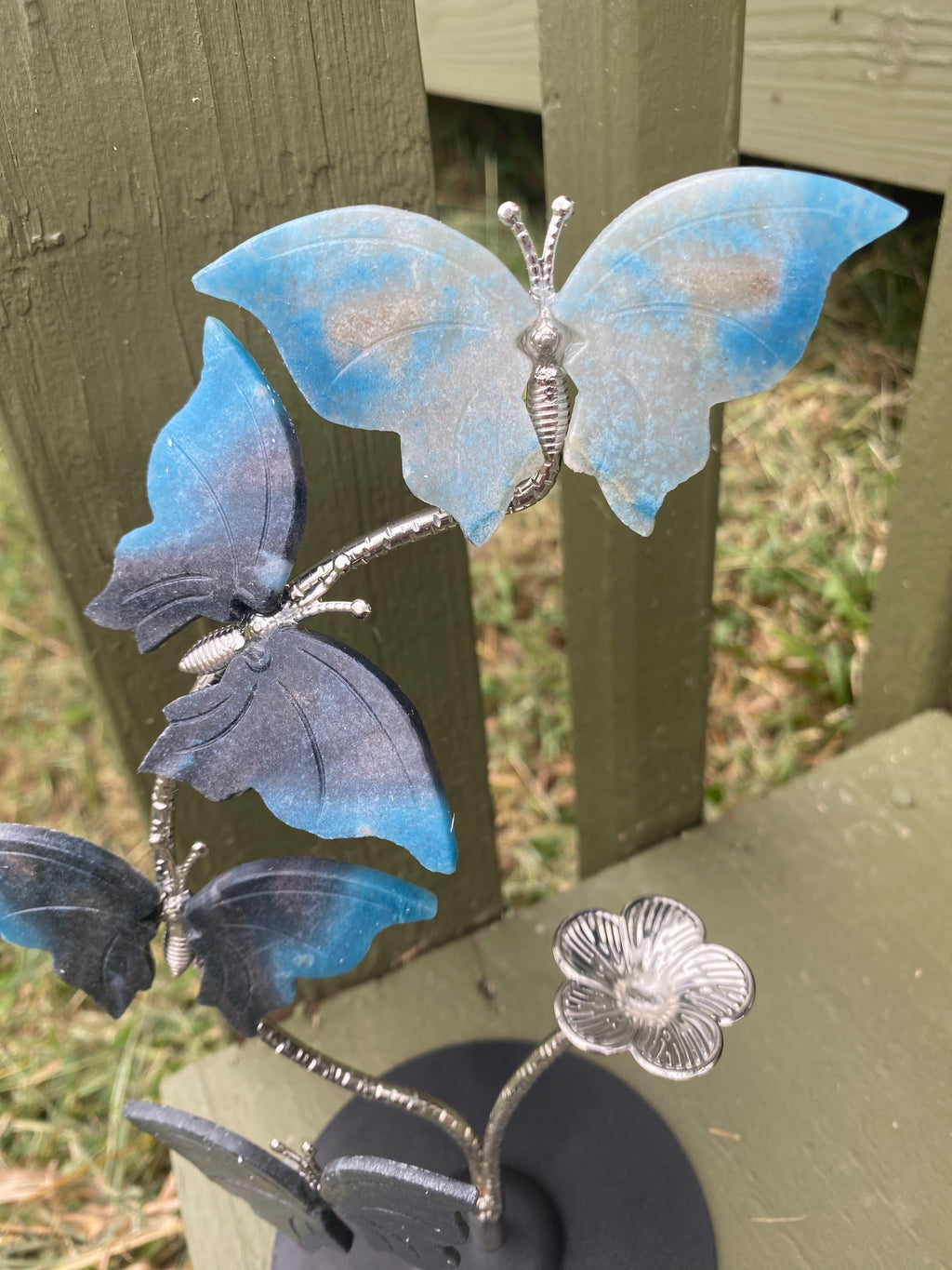 Trolleite Butterfly Sphere Stand